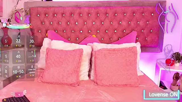 Tayzon Foxxx online show from October 2025 12:50:02 PM