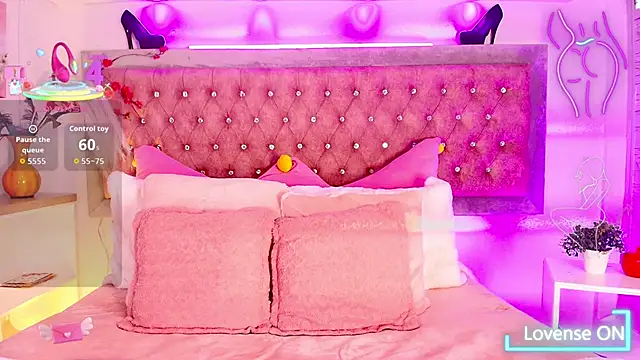 Tayzon Foxxx online show from November 2025 12:43:02 PM