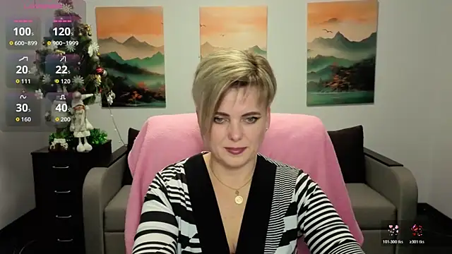 Julia Wilsone online show from December 2025 02:20:01 PM