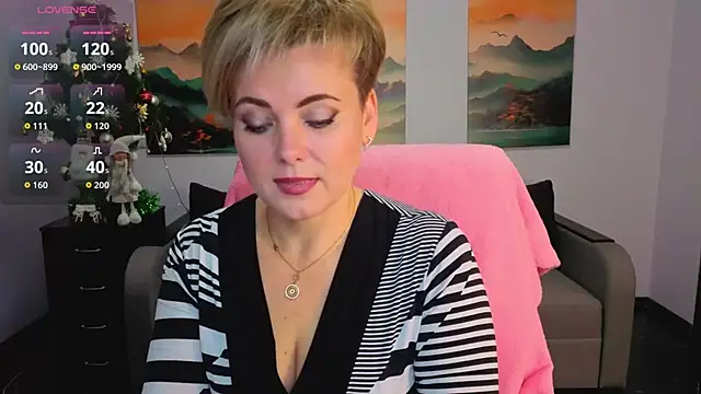 Julia Wilsone online show from December 2025 07:12:01 AM