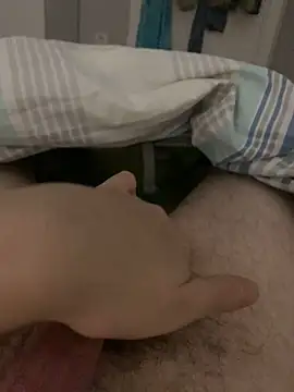 Snapshot of Erenn34 chatting on November 2025 10:24:01 PM Erenn34 online show from November 2025 10:24:01 PM