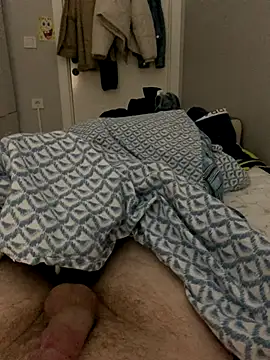 Snapshot of Erenn34 chatting on November 2025 09:37:01 PM Erenn34 online show from November 2025 09:37:01 PM