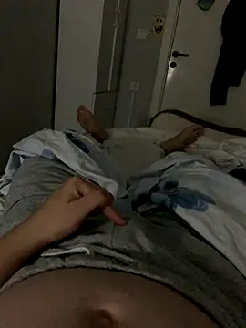 Snapshot of Erenn34 chatting on September 2025 12:43:01 AM Erenn34 online show from September 2025 12:43:01 AM