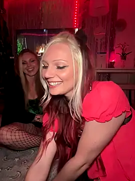 avacrush online show from December 2025 05:42:02 AM