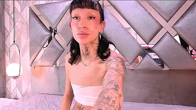 MadisonWood01 online show from April 2026 09:10:02 PM