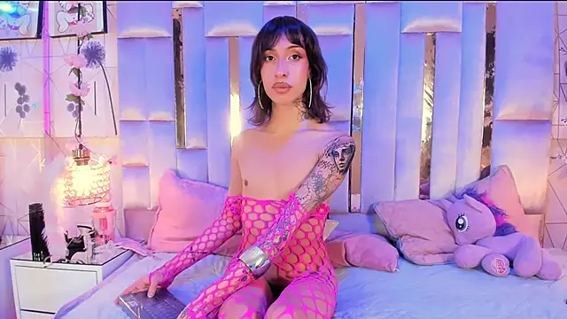 MadisonWood01 online show from October 2025 05:53:01 AM