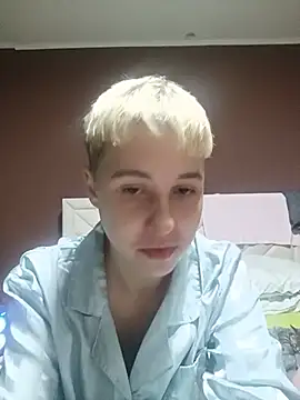 Gussie Bridie online show from May 2026 09:22:02 PM