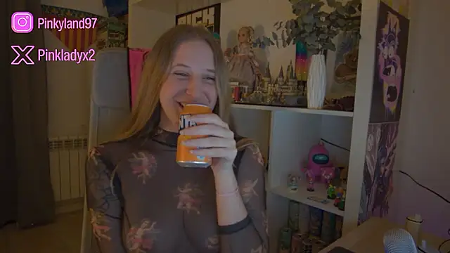 Snapshot of Pinkyladyxxx chatting on February 2026 08:28:02 PM Pinkyladyxxx online show from February 2026 08:28:02 PM