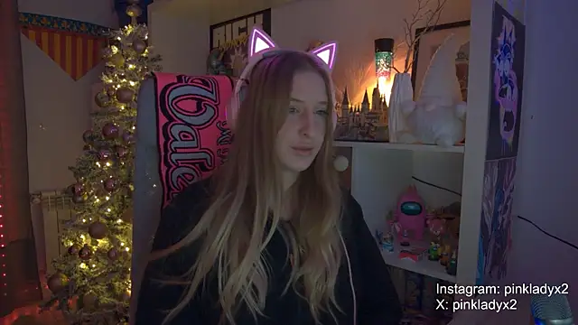 Snapshot of Pinkyladyxxx chatting on November 2025 12:10:02 AM Pinkyladyxxx online show from November 2025 12:10:02 AM