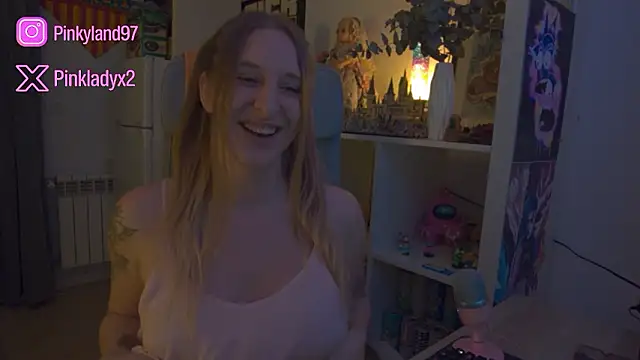 Snapshot of Pinkyladyxxx chatting on February 2026 08:32:02 PM Pinkyladyxxx online show from February 2026 08:32:02 PM