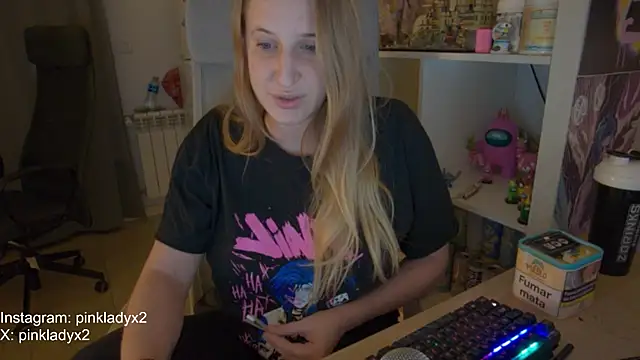 Snapshot of Pinkyladyxxx chatting on November 2025 05:39:02 PM Pinkyladyxxx online show from November 2025 05:39:02 PM