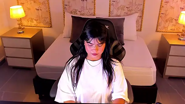 nicky peyton online show from September 2025 02:40:02 AM