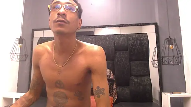 Jose Smoke online show from November 2025 05:14:02 AM