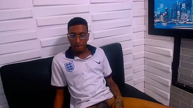 Jose Smoke online show from November 2025 03:11:01 PM