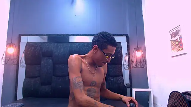 Jose Smoke online show from November 2025 03:12:02 AM