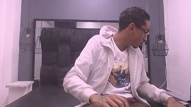 Jose Smoke online show from November 2025 03:44:01 AM