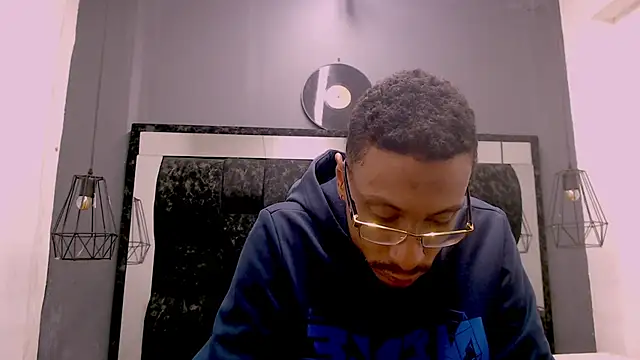 Jose Smoke online show from November 2025 04:01:02 AM