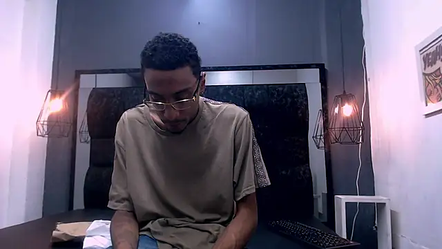 Jose Smoke online show from October 2025 03:06:01 AM