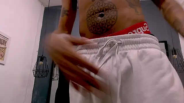 Jose Smoke online show from November 2025 02:48:01 AM