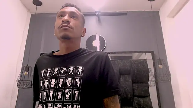 Jose Smoke online show from November 2025 03:21:02 AM