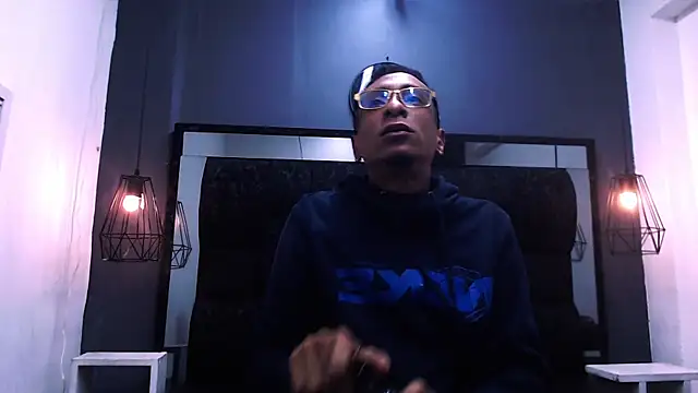 Jose Smoke online show from November 2025 03:29:02 AM