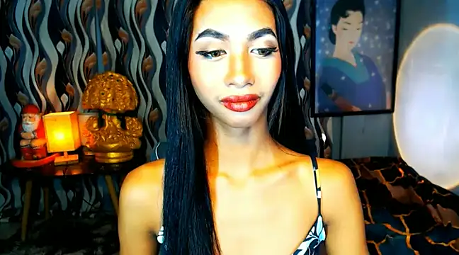 Snapshot of PrettyLatiina chatting on December 2024 07:00:02 PM PrettyLatiina online show from December 2024 07:00:02 PM