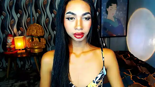 Snapshot of PrettyLatiina chatting on December 2024 06:44:01 PM PrettyLatiina online show from December 2024 06:44:01 PM