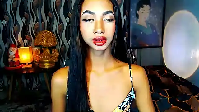 Snapshot of PrettyLatiina chatting on December 2024 05:37:01 PM PrettyLatiina online show from December 2024 05:37:01 PM