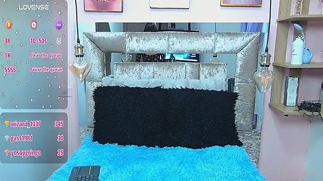 Vaioletcooper online show from March 2025 07:17:02 PM