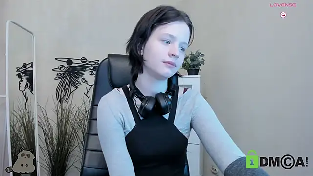 Alina Mills online show from March 2025 10:44:02 AM