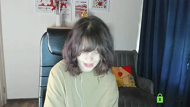 Snapshot of Alina_Mills chatting on June 2026 10:54:02 AM Alina Mills online show from June 2026 10:54:02 AM