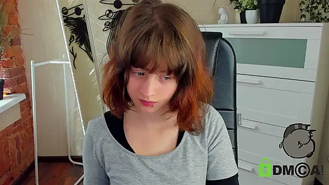 Alina Mills online show from October 2025 09:21:01 AM