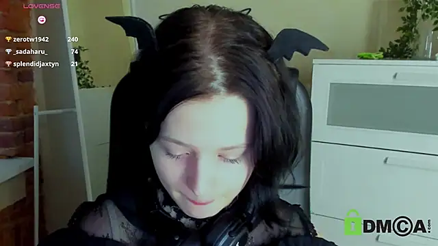 Alina Mills online show from February 2025 11:32:02 AM