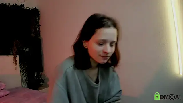 Alina Mills online show from November 2025 09:54:02 AM