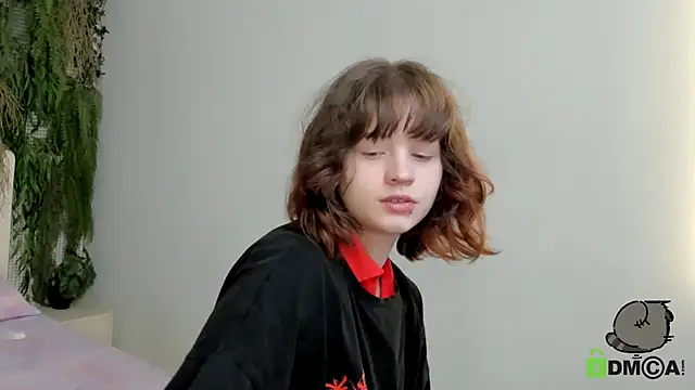 Alina Mills online show from October 2025 07:49:01 AM
