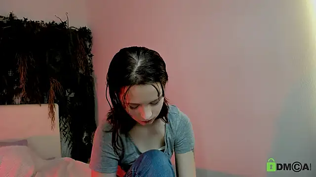 Alina Mills online show from December 2025 07:42:02 AM