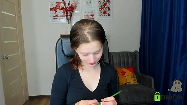 Alina Mills online show from November 2025 09:43:01 AM