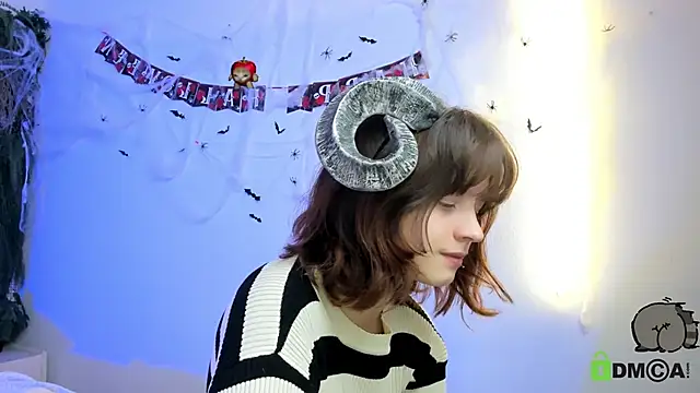 Alina Mills online show from October 2025 08:48:01 AM