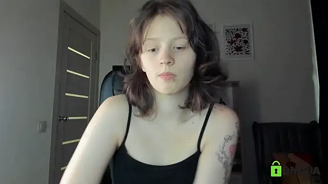 Snapshot of Alina_Mills chatting on July 2026 10:01:01 AM Alina Mills online show from July 2026 10:01:01 AM