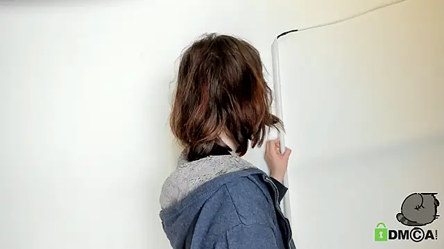Alina Mills online show from September 2025 09:38:02 AM
