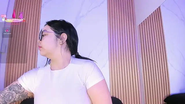 juicy led  online show from November 2025 11:16:02 AM