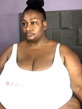 Snapshot of bustytitsxxx chatting on October 2025 04:03:01 AM bustytitsxxx online show from October 2025 04:03:01 AM
