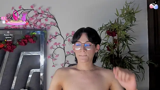 Snapshot of Black_Rose2 chatting on September 2025 12:01:01 PM Black Rose2 online show from September 2025 12:01:01 PM
