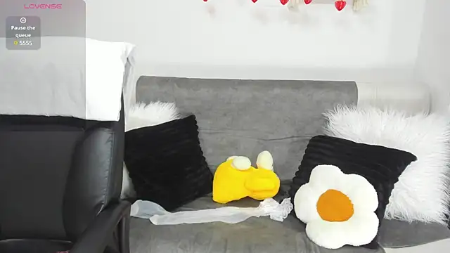 AprilDubois online show from March 2025 02:42:02 PM