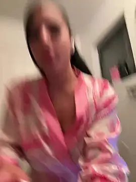 thatonelightskinn online show from March 2025 04:41:02 AM