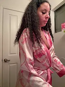 thatonelightskinn online show from February 2025 04:46:02 AM