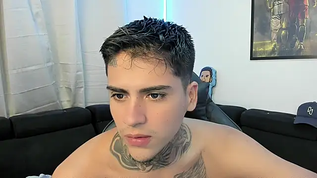 Snapshot of mad_maxxx2 chatting on February 2025 10:43:02 PM mad maxxx2 online show from February 2025 10:43:02 PM