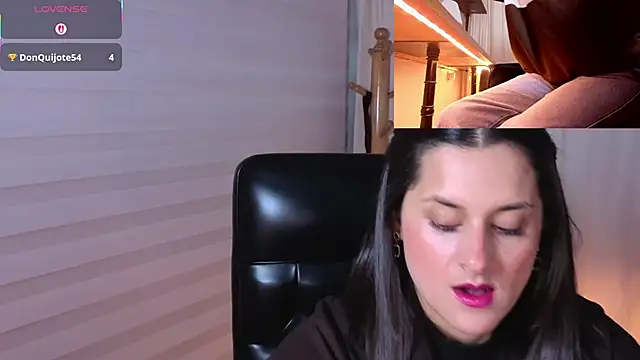 Snapshot of Alice_milf_ chatting on October 2025 11:09:02 AM Alice milf online show from October 2025 11:09:02 AM