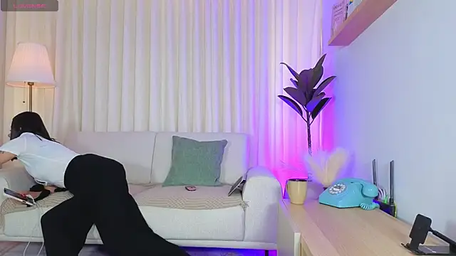 Alice milf  online show from May 2026 01:20:01 PM