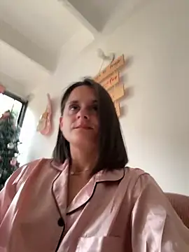 Snapshot of Alice_milf_ chatting on December 2025 04:50:01 PM Alice milf online show from December 2025 04:50:01 PM